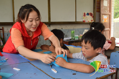 贵州大学科技学院实践队在服务乡村中增本领 长才干 做贡献