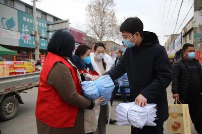 项城:志愿服务 共抗疫情
