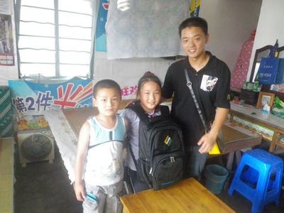 我校积极开展“牵手爱心行”大学生暑期社会实践