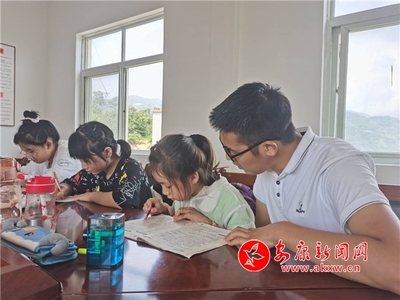 旬阳 义务辅导开启“教育帮扶”新模式义务辅导队